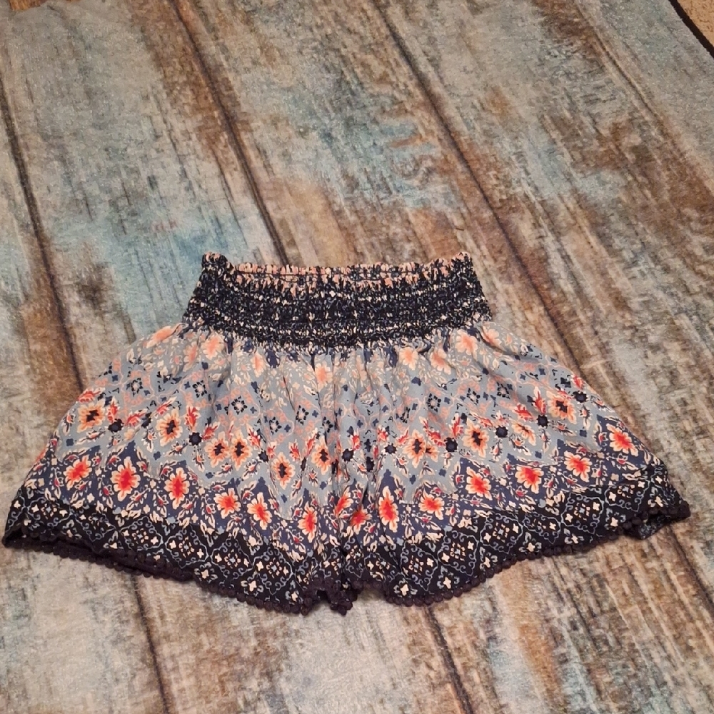 🔥🔥CLEARANCE🔥🔥 Hollister Floral Mini Skirt - Blue and Orange.  Size SMALL